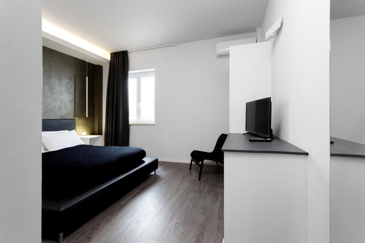 Minimal Rooms กัลลีโปลี ภายนอก รูปภาพ